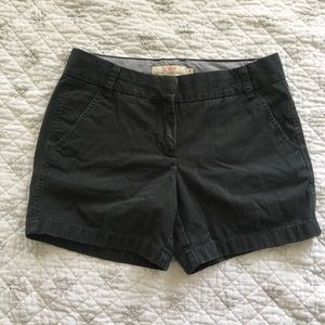 J. Crew 5” broken in chino shorts size 4